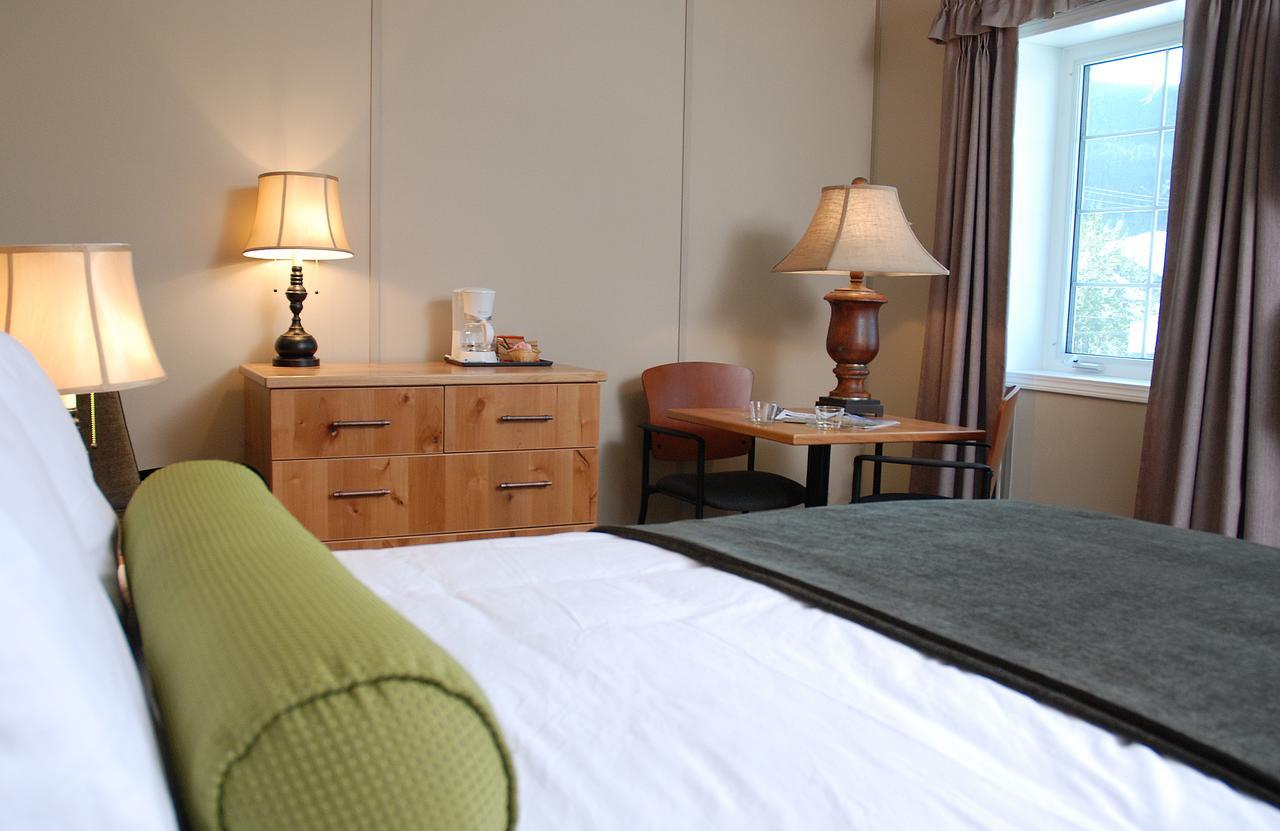 Triple J Hotel Dawson City Kültér fotó
