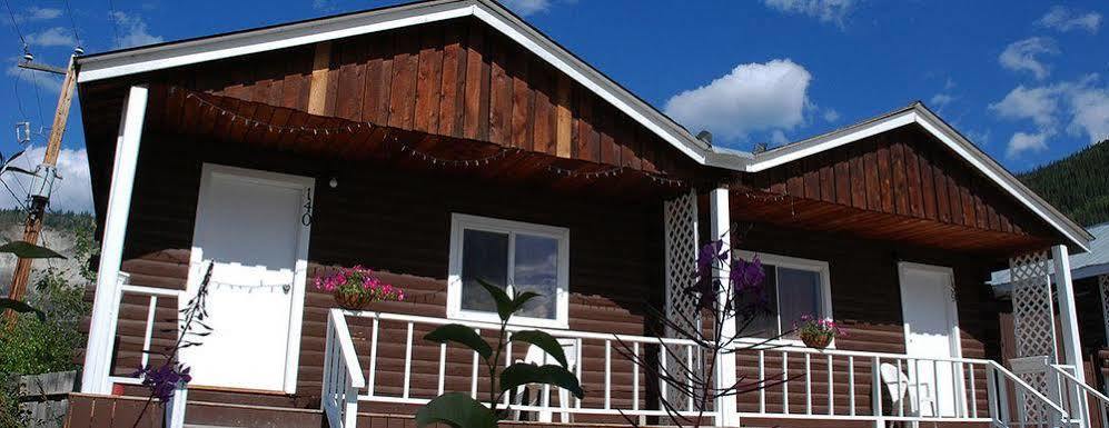 Triple J Hotel Dawson City Kültér fotó