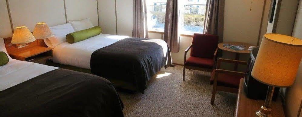 Triple J Hotel Dawson City Kültér fotó